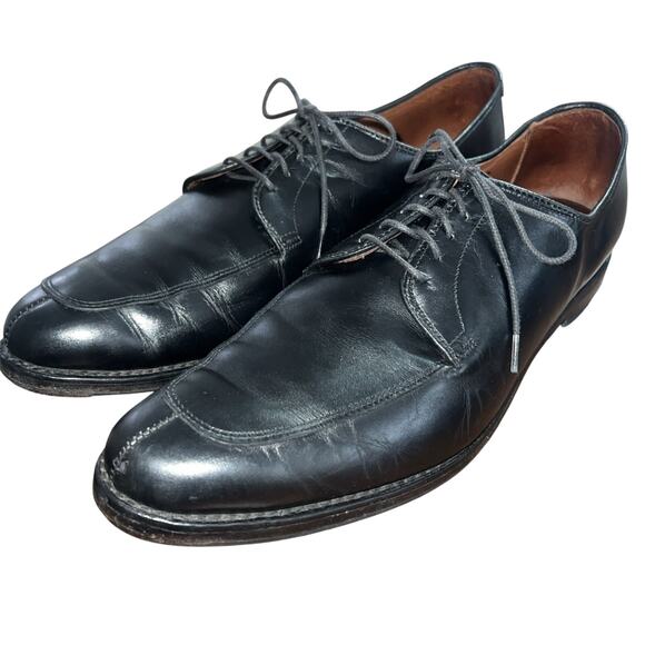 Allen Edmonds Men display picture 2